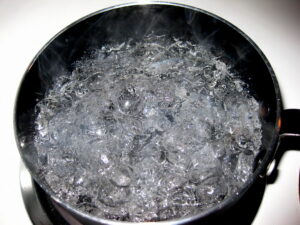 casserole d'eau bouillante